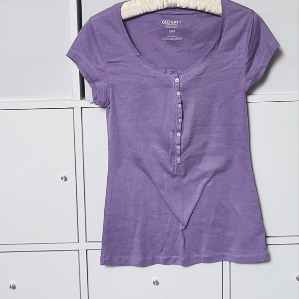 Old Navy cap sleeve Henley top purple/lavender size medium